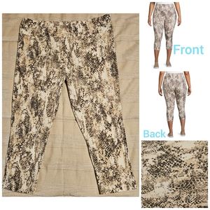 Terra & Sky Women’s Plus Size Printed Capri Leggings